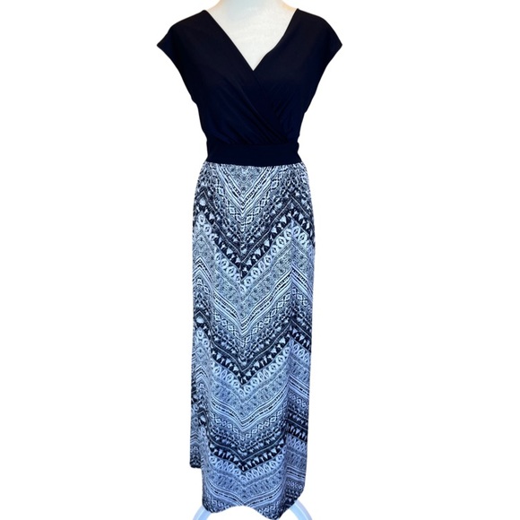 Dresses & Skirts - Stretchy Maxi Dress Size 10